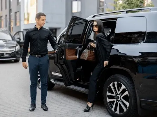 Best Limo Service Options in Naperville